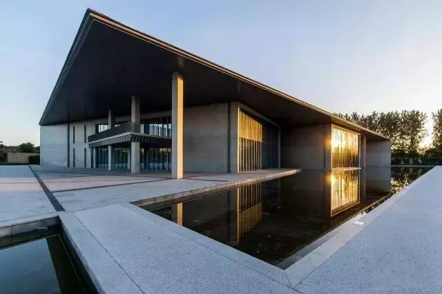 文化藝術(shù)中心門(mén)票:免費(fèi)咨詢(xún)電話:0571-88769066地址:余杭區(qū)104國(guó)道